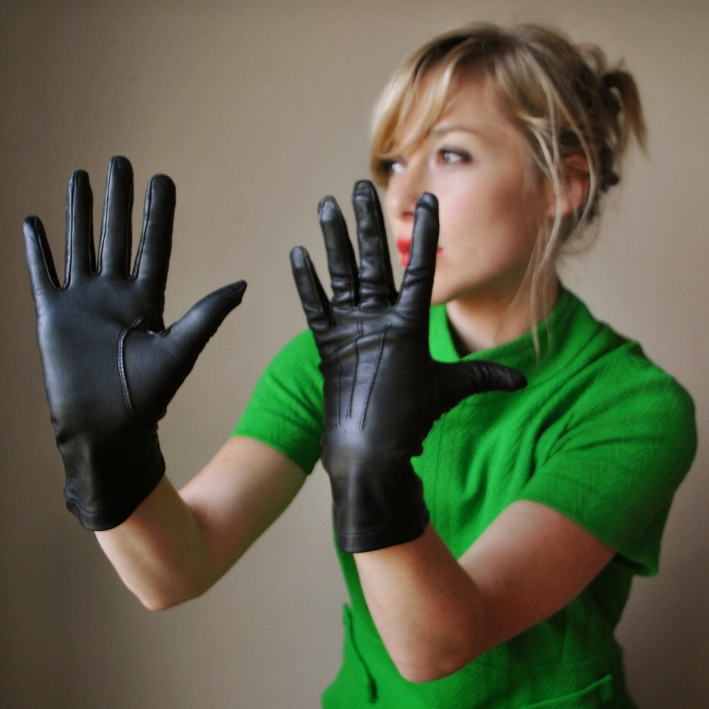 Mistress pvc gloves handiob