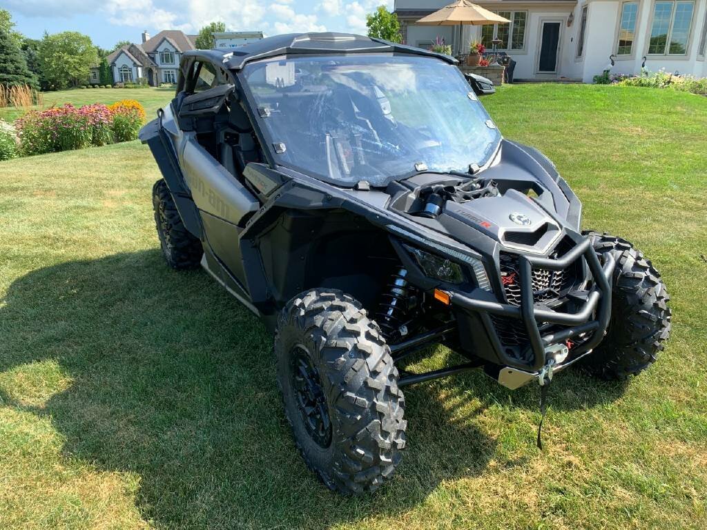 Багги Maverick x3 с закрытой кабиной