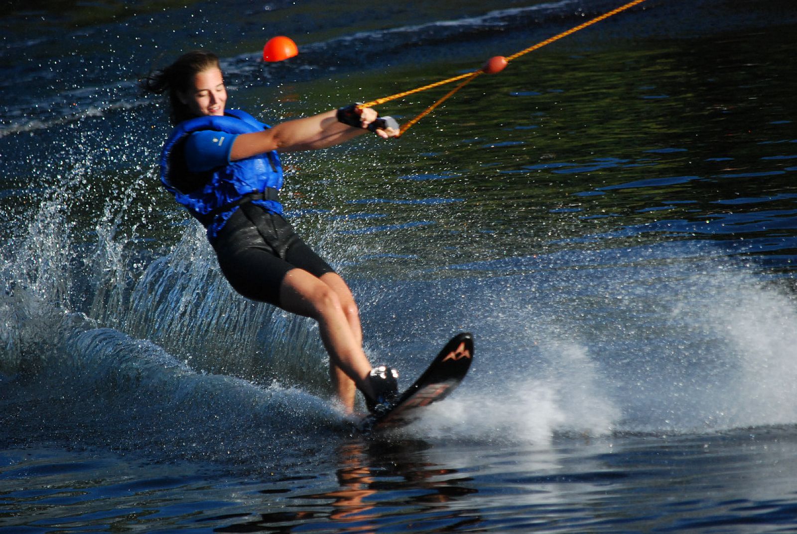 Увлекаться водным. Водные лыжи. Водные лыжи туризм. Водные лыжи занятия. Водные лыжи соревнования.