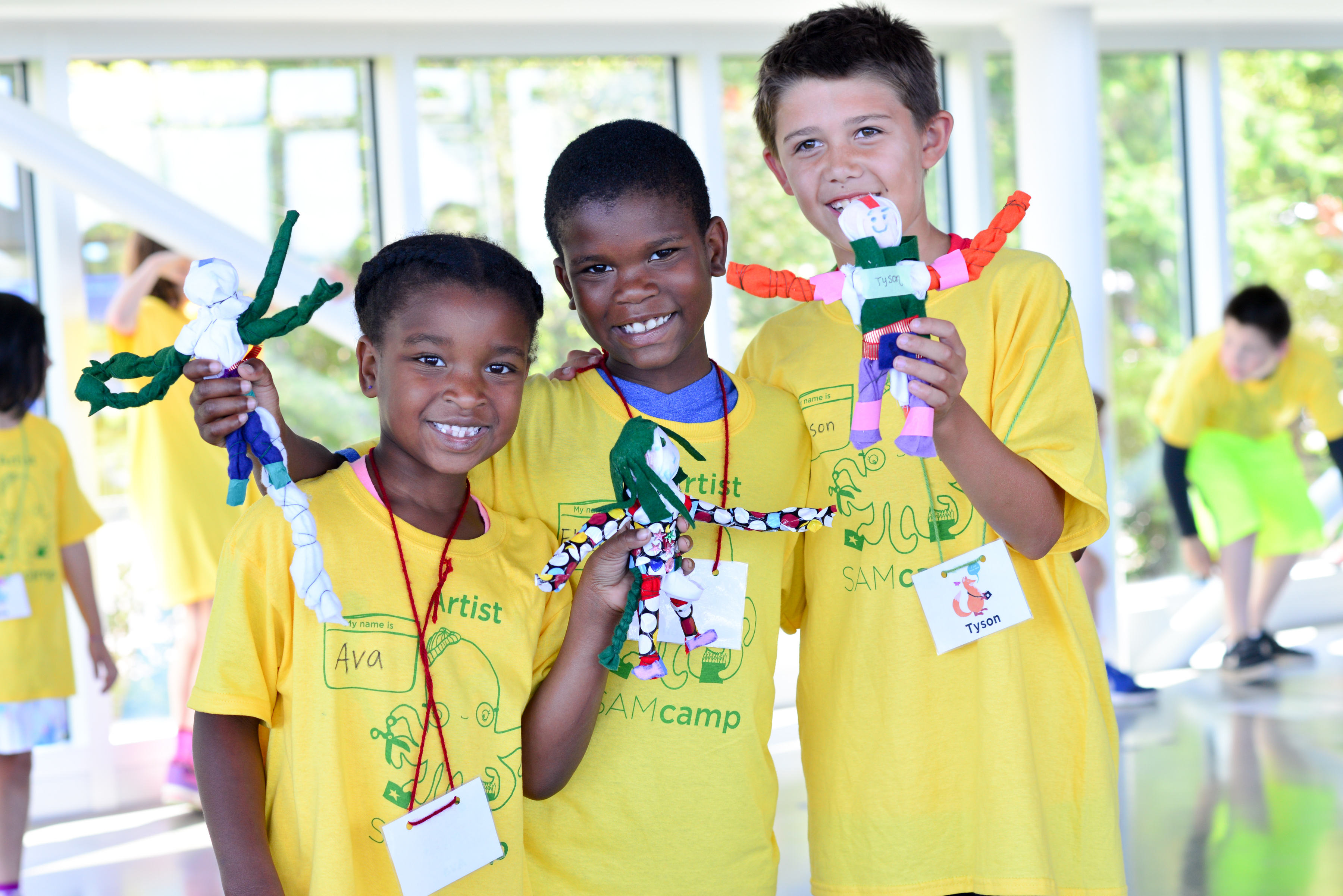 Summer arts camp. Summer Camp Craft. Volunteer ideas for Kids. Kid Volunteers. Food at the children's Camp for children.