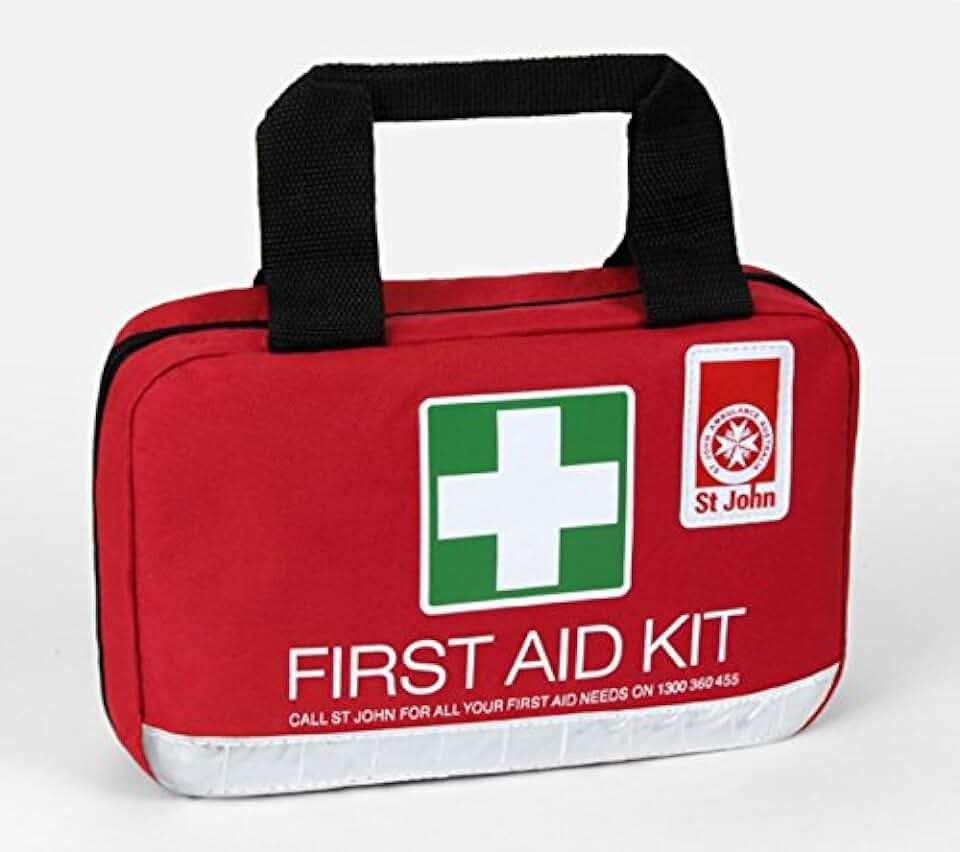 Сайт аптечки столичка. Аптечка. First Aid Kit. Аптечка первой помощи. Маленькая аптечка.