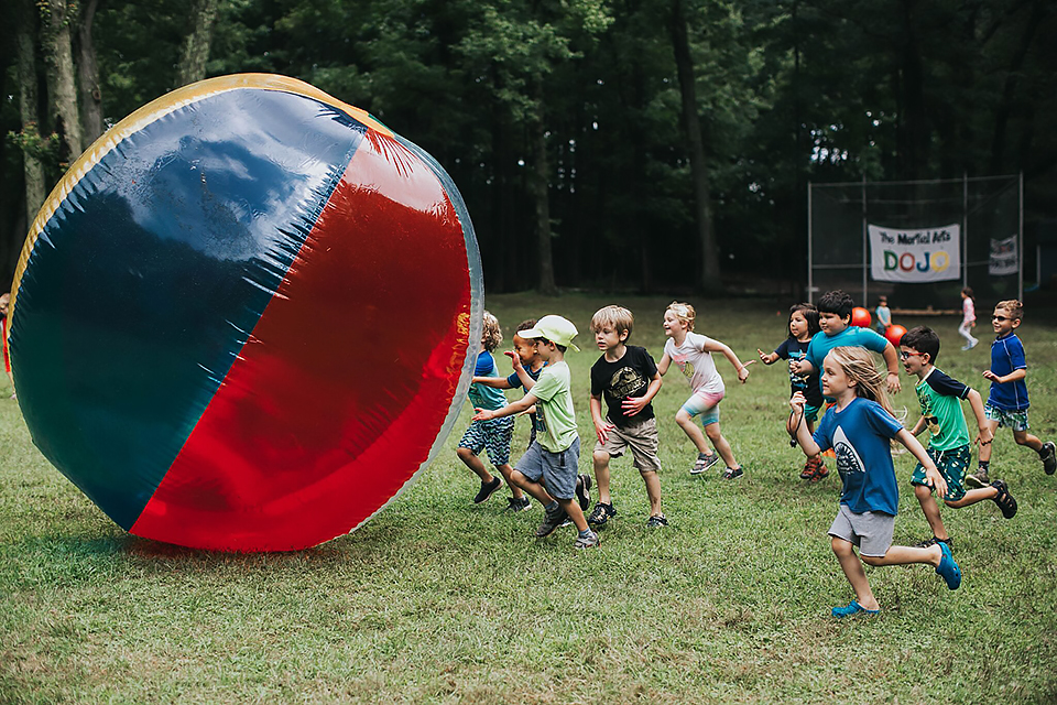 Summer camping. Kids Summer Camp игра. Summer City Camp for Kids. Summer Camp strip game. Flags for Summer Camps.