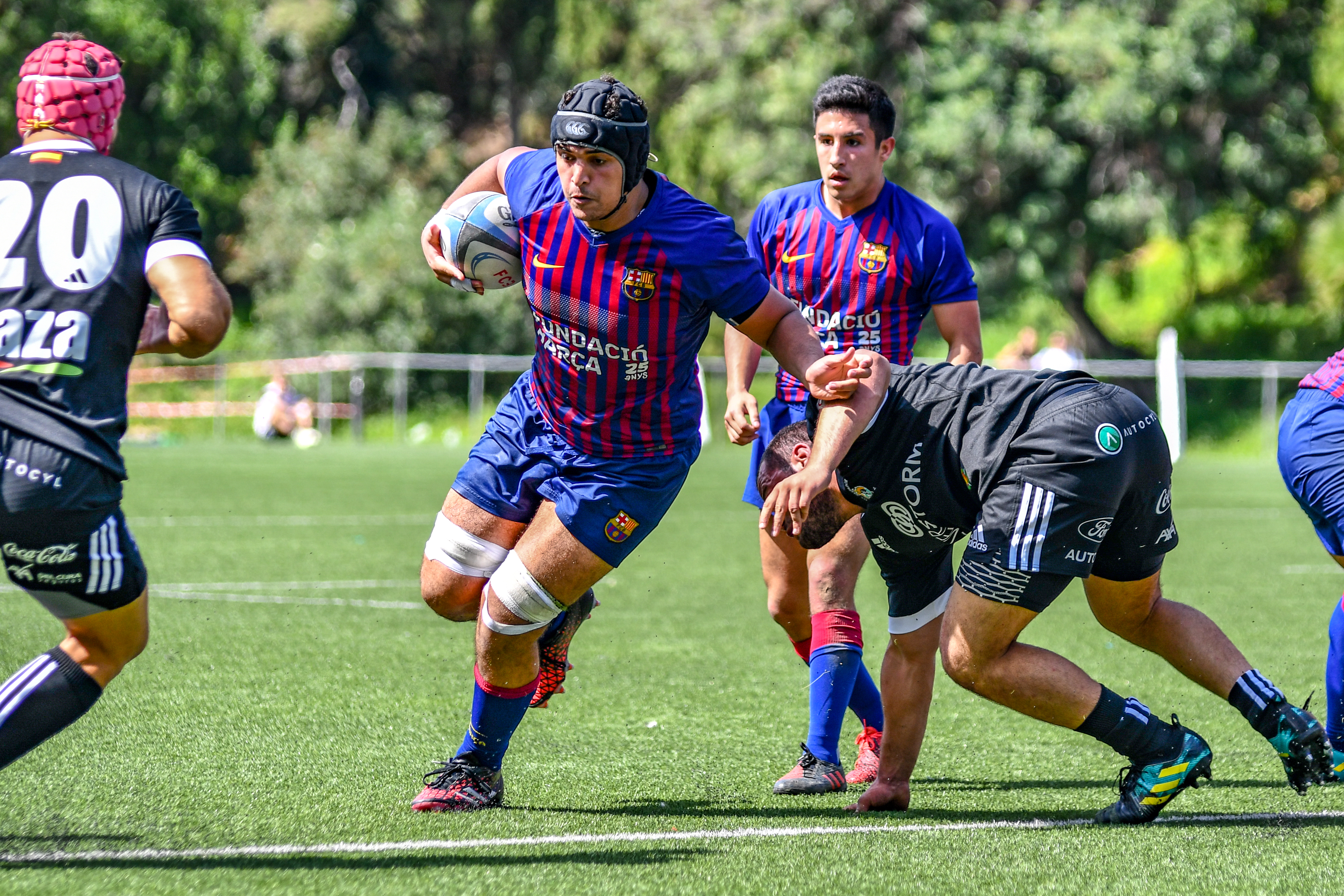 Football rugby hockey. Бека Горгадзе регби. Джастин Ламбер регби. Рекби. Регби спортсмены.