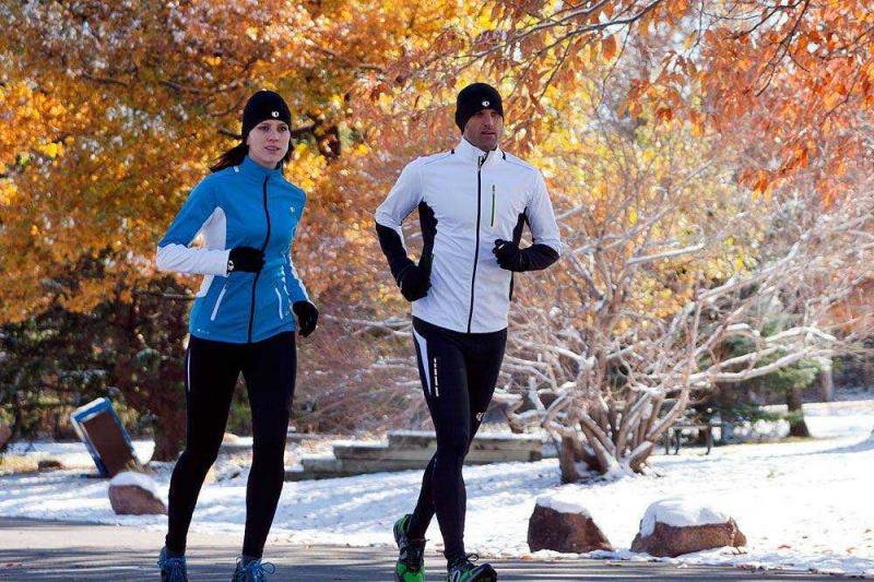 10 Must-Have Features For The Best Cold Weather Hiking Jacket: How To Pick The Right One For You