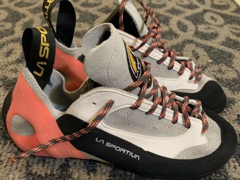 Are Ascent Shoes Made for Outdoorsy Twentysomethings: Why Young Adventurers are Obsessed with These Durable yet Stylish Kicks