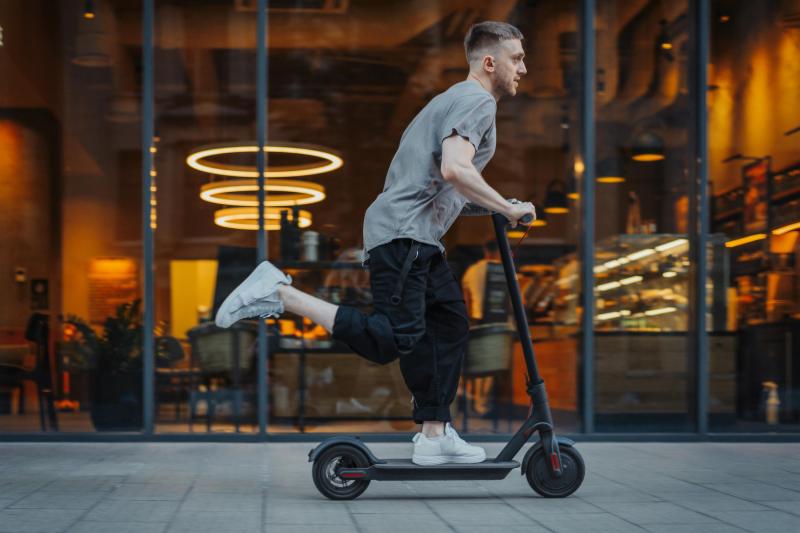 Are Booster Scooters The Future of Commuting. : The 15 Reasons Ewheels Club Booster V2 Is A Game Changer