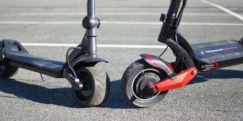 Are Booster Scooters The Future of Commuting. : The 15 Reasons Ewheels Club Booster V2 Is A Game Changer