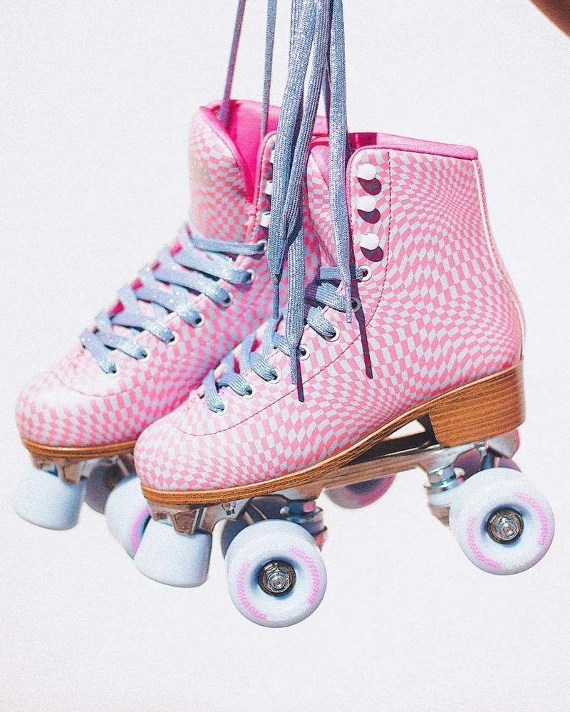Are Light Up Roller Skates Worth Trying: Here Are 15 Ways For Women And Men To Shine On The Rink With LED Wheels