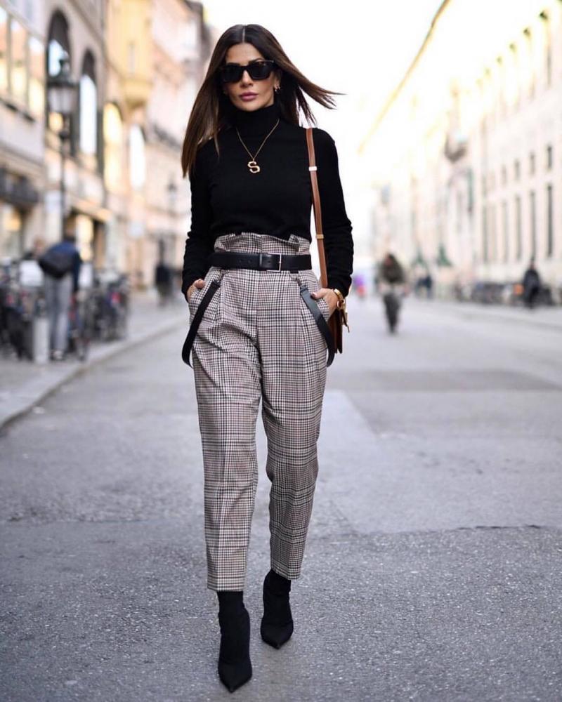 Are These The Best Leggings Styles for Short Women In 2023. : Discover How to Flatter Your Legs in Any Outfit