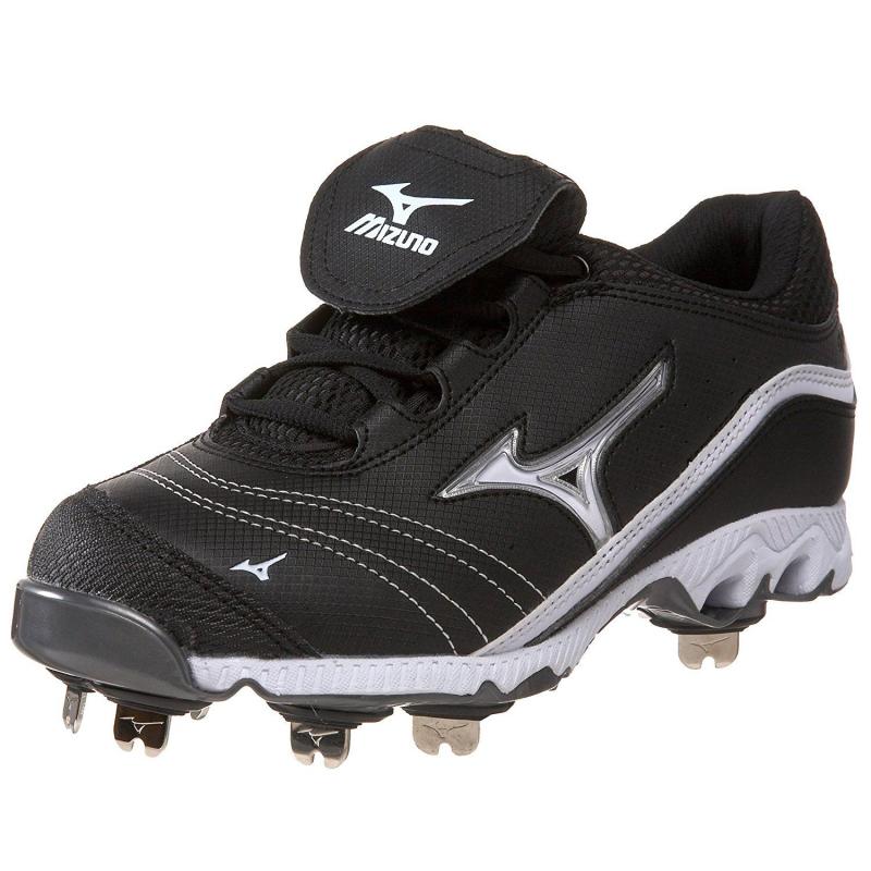 Are These the Best Mizuno Softball Cleats for Pitchers in 2023. Discover the Top Pitching Cleats