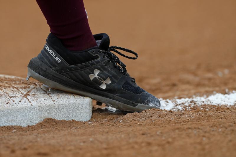Are These the Best Mizuno Softball Cleats for Pitchers in 2023. Discover the Top Pitching Cleats