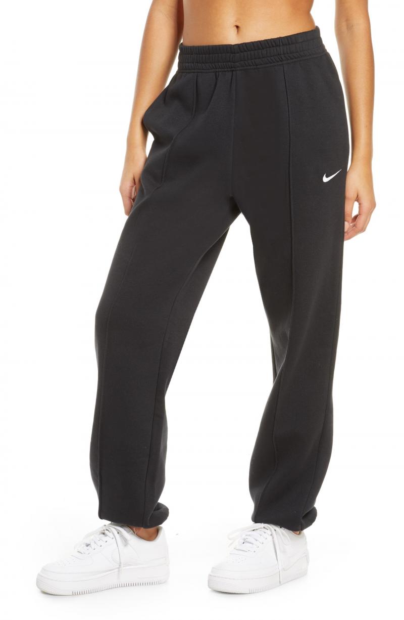 Are These The Coziest Nike Sweatpants For Women