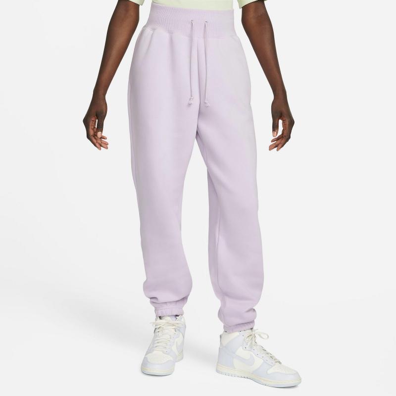 Are These The Coziest Nike Sweatpants For Women