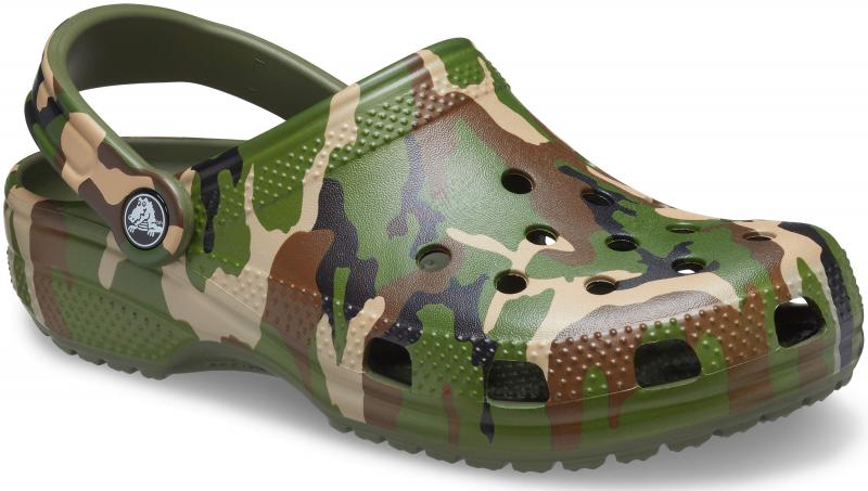 Are These The Perfect Clogs For Fall: Why Crocs Classic Camo Clogs Are An Amazing Shoe Choice This Season