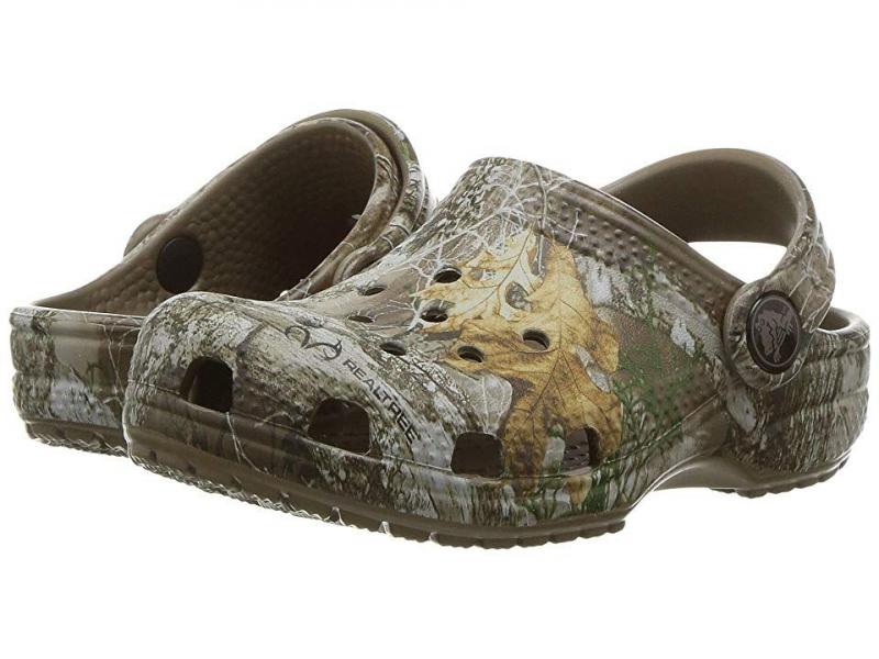 Are These The Perfect Clogs For Fall: Why Crocs Classic Camo Clogs Are An Amazing Shoe Choice This Season