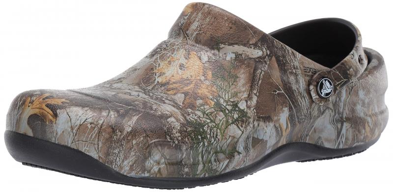 Are These The Perfect Clogs For Fall: Why Crocs Classic Camo Clogs Are An Amazing Shoe Choice This Season