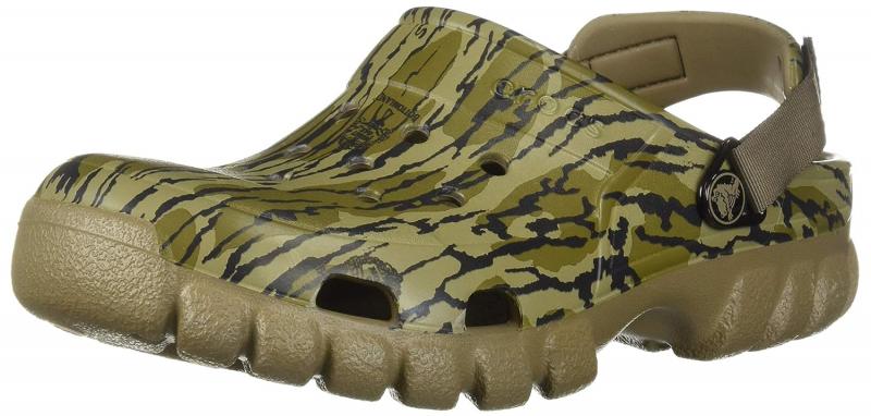 Are These The Perfect Clogs For Fall: Why Crocs Classic Camo Clogs Are An Amazing Shoe Choice This Season