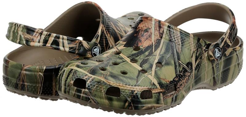 Are These The Perfect Clogs For Fall: Why Crocs Classic Camo Clogs Are An Amazing Shoe Choice This Season