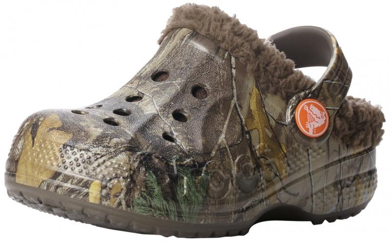 Are These The Perfect Clogs For Fall: Why Crocs Classic Camo Clogs Are An Amazing Shoe Choice This Season