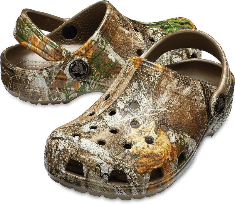 Are These The Perfect Clogs For Fall: Why Crocs Classic Camo Clogs Are An Amazing Shoe Choice This Season