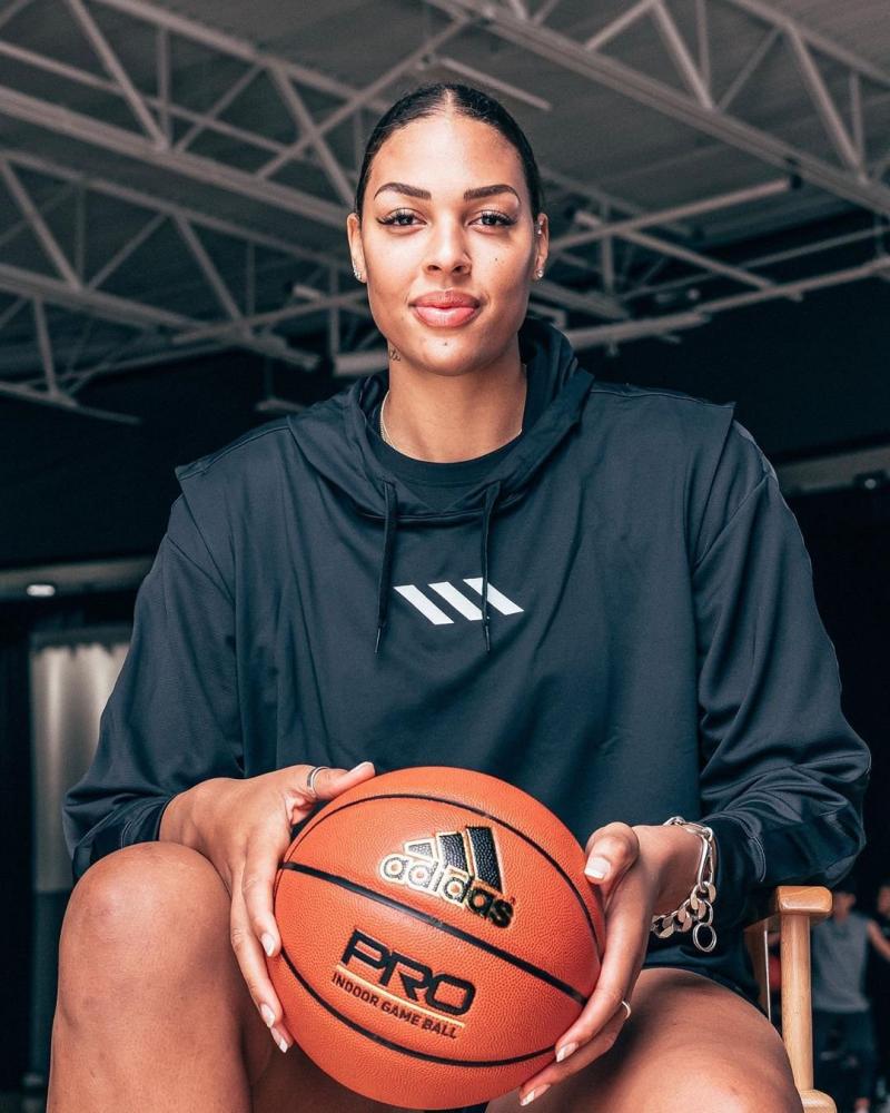 Are WNBA Player Shoes Different from Men