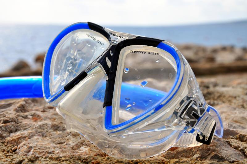 Are You Missing Out on the Best Snorkeling Gear: Discover the Top-Rated Aqua Lung Sport Snorkel Set Pro Series