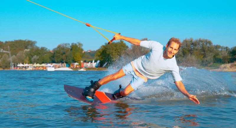 Are You Ready to Shred This Summer: The Best 140cm Wakeboards with Bindings for Big Air in 2023