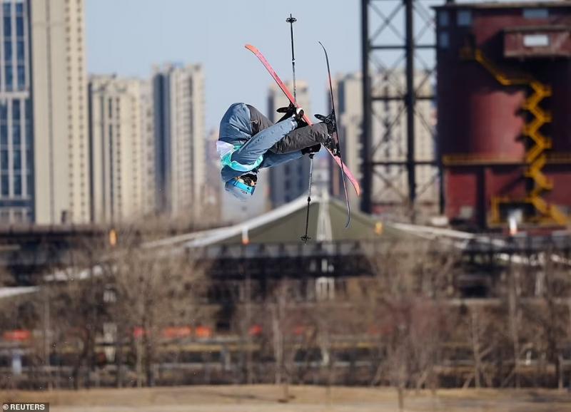 Are You Ready to Shred This Summer: The Best 140cm Wakeboards with Bindings for Big Air in 2023