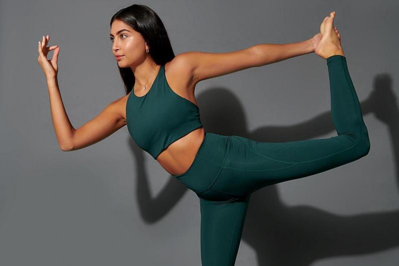 Are You Struggling to Find The Perfect Workout Clothes As A Petite Woman. Here Are 15 Must-Have Pieces For Your Gym Bag