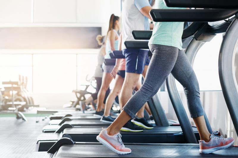 Are You Struggling to Find The Perfect Workout Clothes As A Petite Woman. Here Are 15 Must-Have Pieces For Your Gym Bag