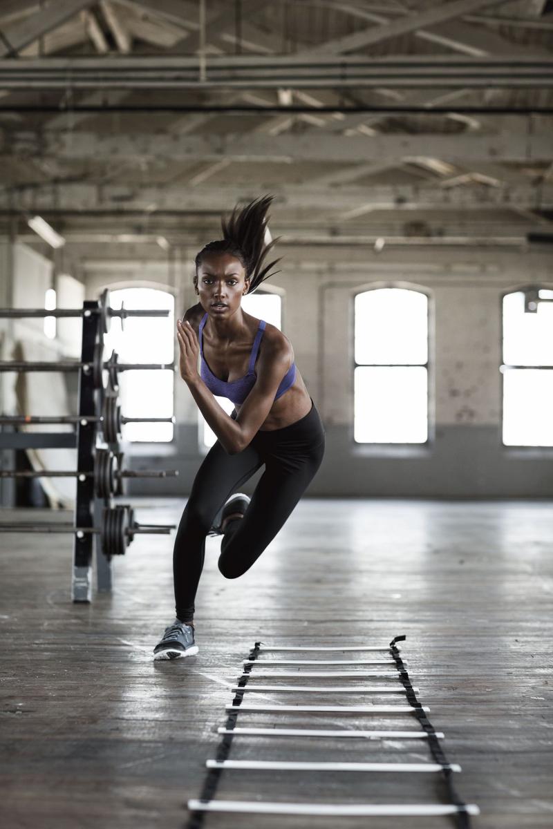 Are You Struggling to Find The Perfect Workout Clothes As A Petite Woman. Here Are 15 Must-Have Pieces For Your Gym Bag