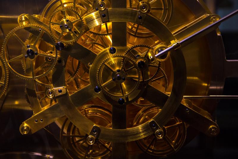 Atomic Clocks in 2023: The Best for Accuracy and Design