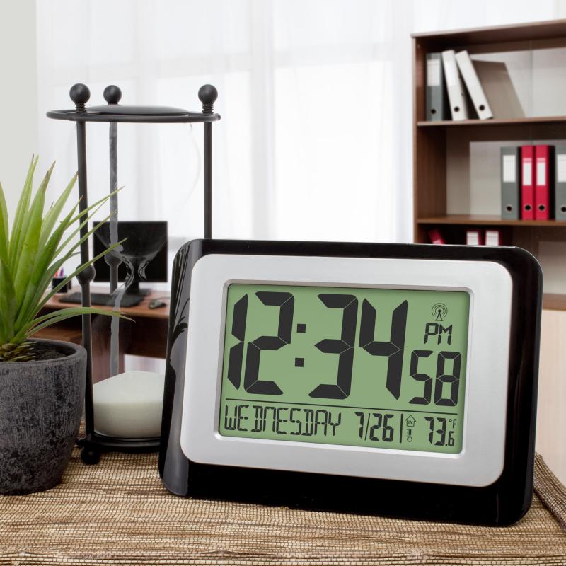 Atomic Wall Clocks With Temp & Humidity: Discover the Top Features You Should Look For