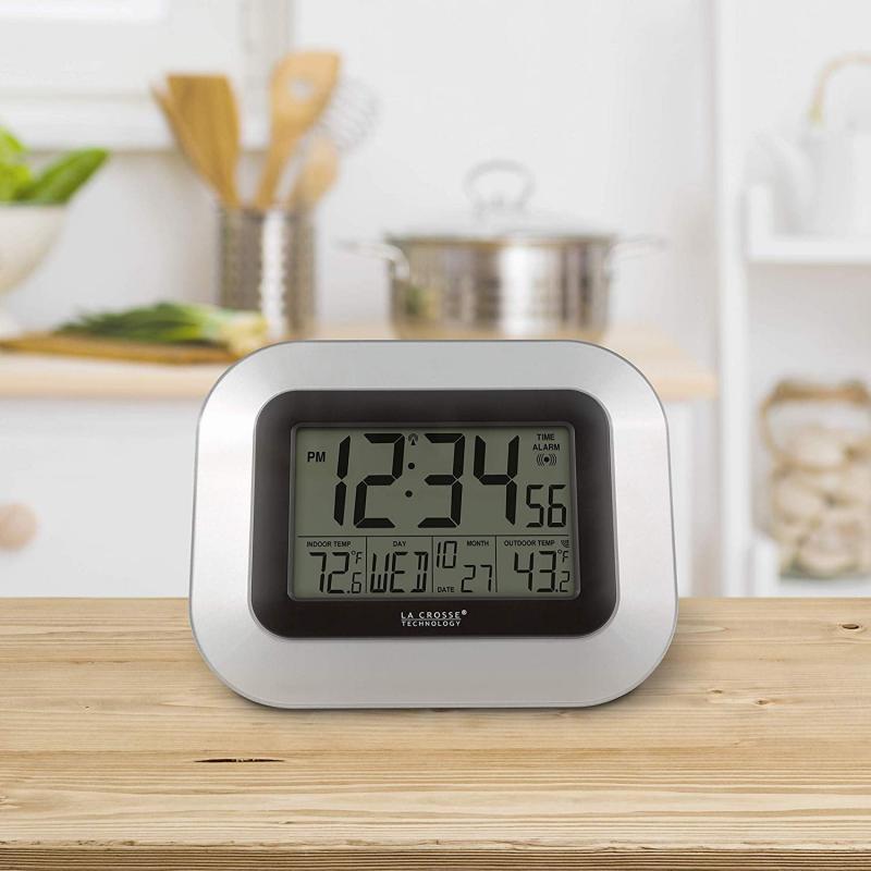 Atomic Wall Clocks With Temp & Humidity: Discover the Top Features You Should Look For