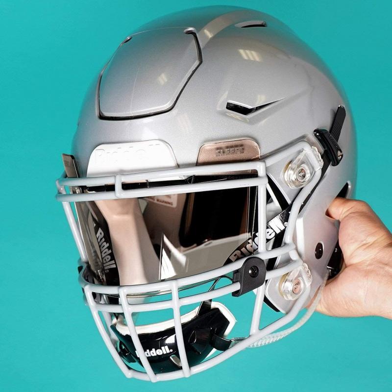 Best Clear Visors For Football in 2023: How To Pick The Right One