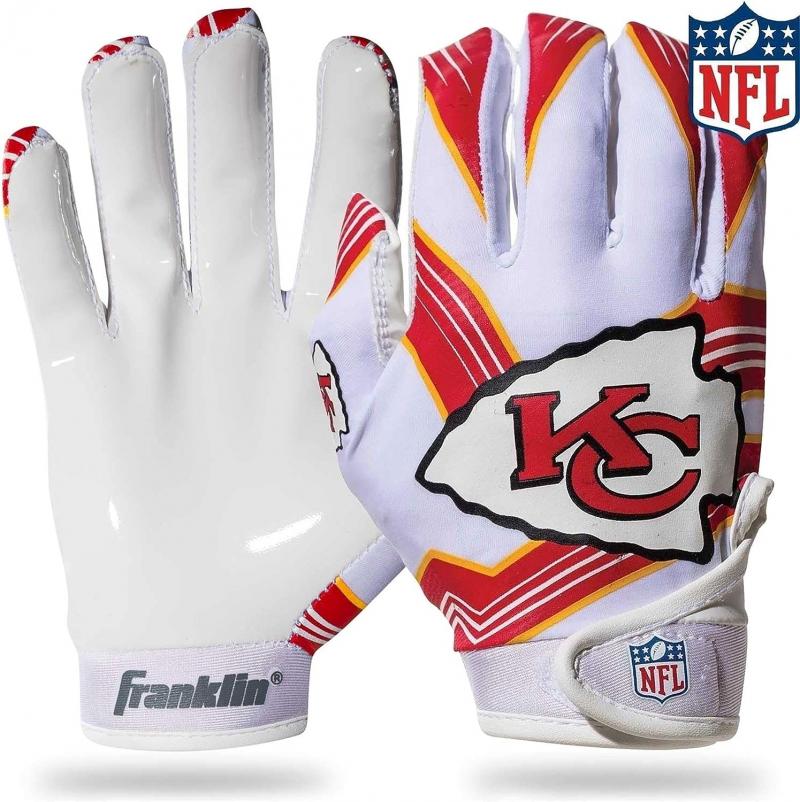 Best Football Gloves for Young Players: 15 Must-Have Features in Youth Football Receiver Gloves