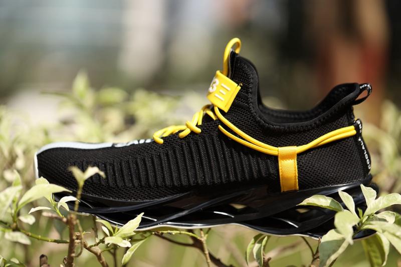 Best Hiking Shoes for Arch Support in 2023:  Top 15 Tips for Finding the Perfect Pair with Good Arch Support
