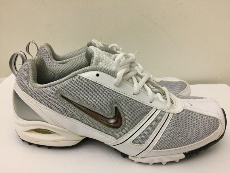Best Lacrosse Cleats for Women: 15 Cleat Features To Look For in 2023