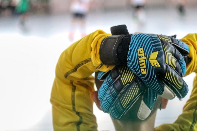 Best Lacrosse Goalie Gloves This Year: Discover The Top Nike and Other Brands For Superior Protection