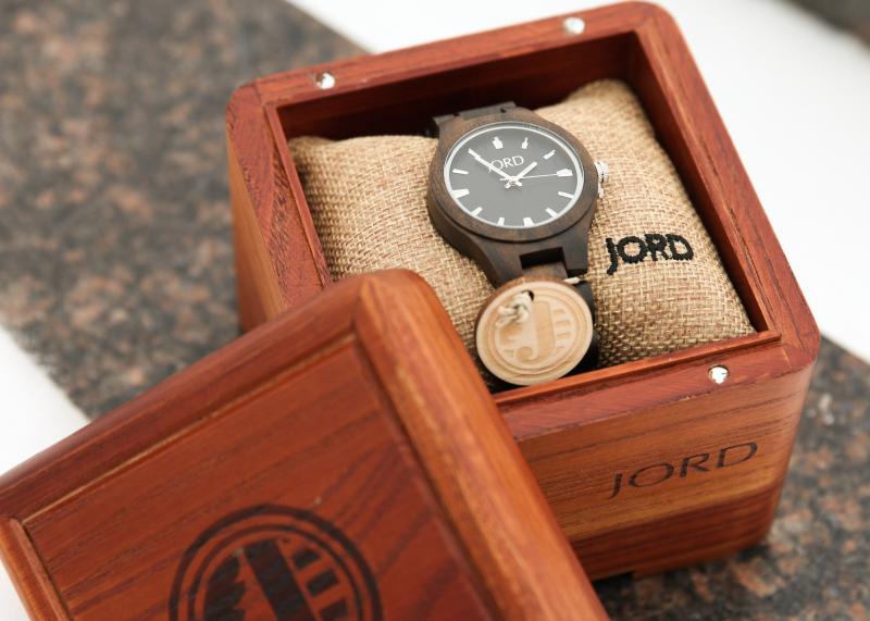 Best Lacrosse Player Gifts for Guys: 14 Hand-Picked Essentials They