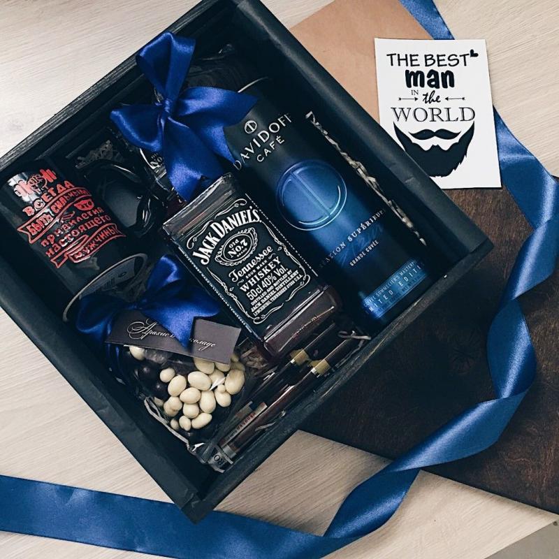 Best Lacrosse Player Gifts for Guys: 14 Hand-Picked Essentials They