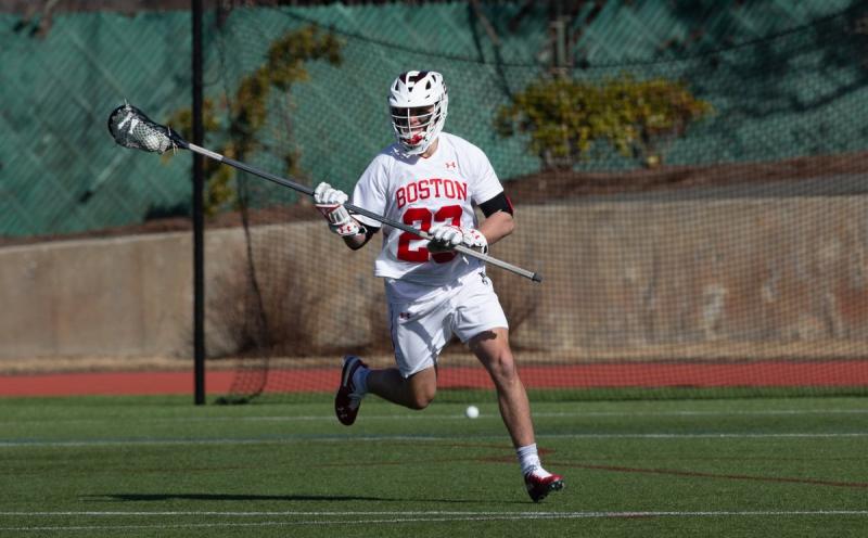 Best Lacrosse Sticks for Midfielders: 14 Ways to Up Your Game This Season