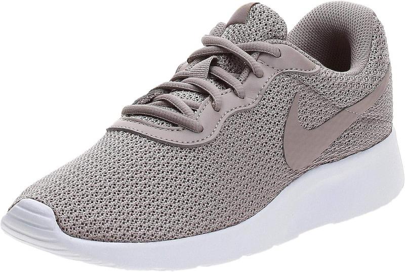 Best Nike Tanjun Shoes for Men in 2022: How to Choose Like a Pro