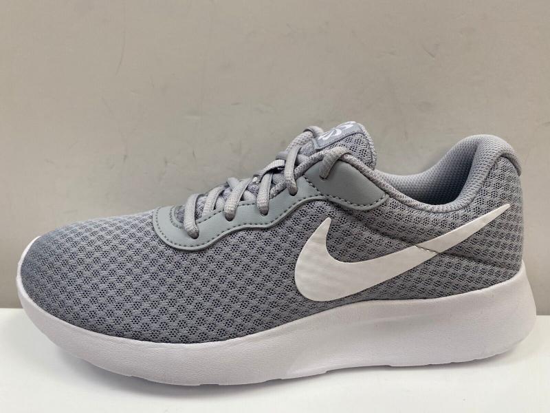 Best Nike Tanjun Shoes for Men in 2022: How to Choose Like a Pro