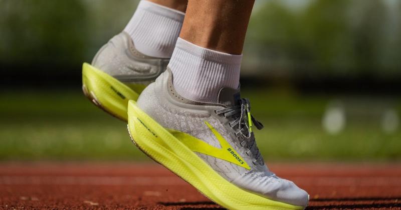 Best Nike Vapor Lacrosse Gloves of 2023: How to Choose The Perfect Pair For Your Game