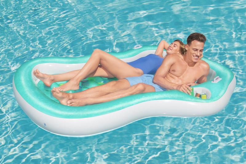 Best Pool Loungers for Relaxation 2023: Completely Buoyant and Durable Options