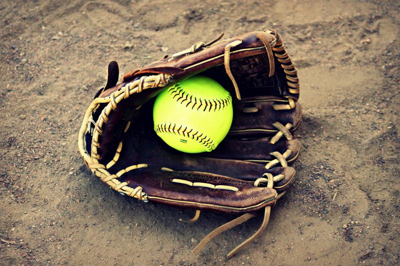 Best Softball Catchers Gear in 2023: 15 Tips on How to Measure for Fit