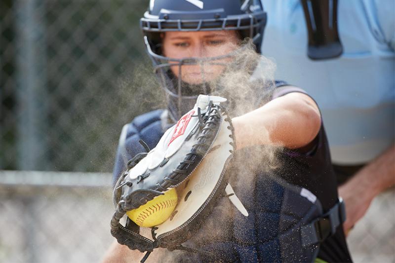 Best Softball Catchers Gear in 2023: 15 Tips on How to Measure for Fit