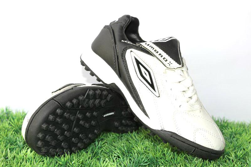 Best Turf Shoes for Lacrosse in 2023: Captivate on The Field This Season