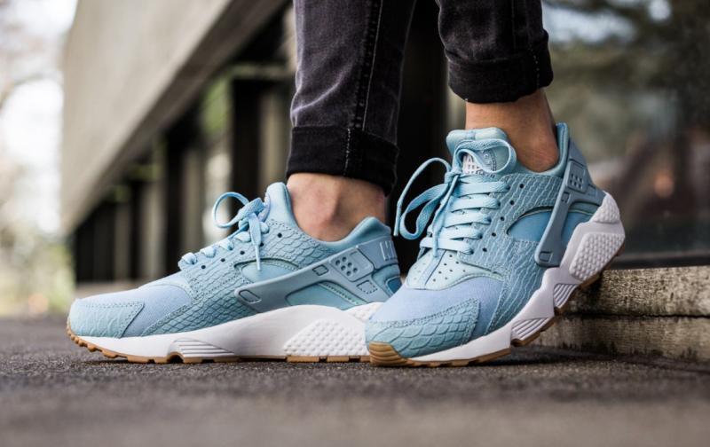 Blue Nike Huarache: 15 Blazing Styles That